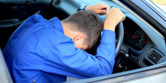 Rental-Mobil-Surabaya-4-Penyebab-Kantuk-pengemudi