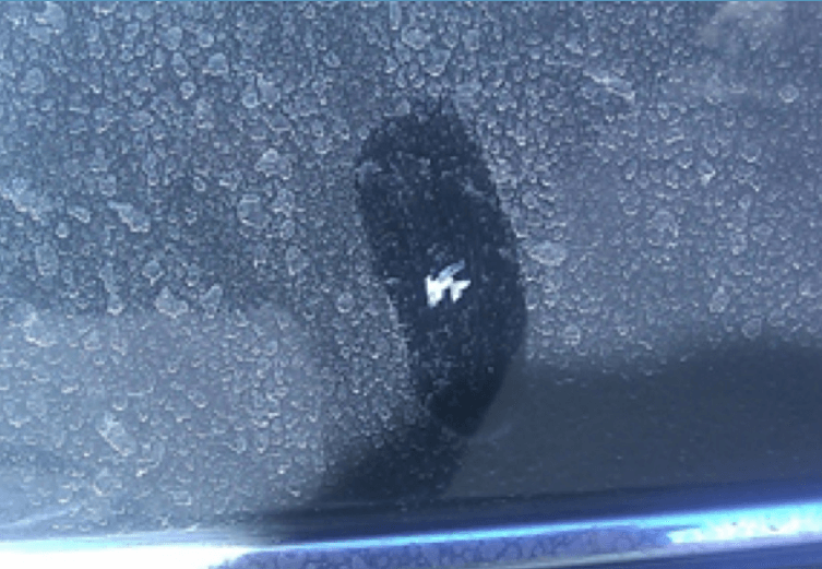 Cara-Membersihkan-Kerak-Kaca-Rental-Mobil-Surabaya