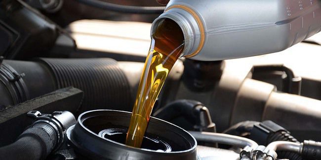 sewa-mobil-surabaya-ganti-oli