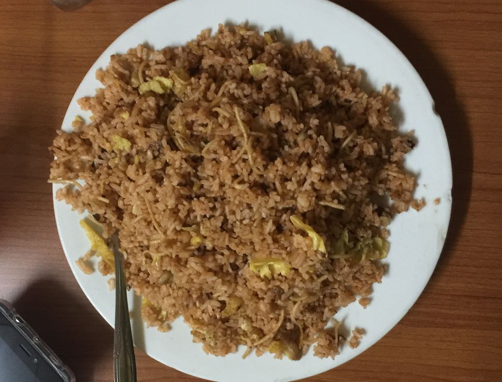 Rental Mobil Surabaya Makan Nasi Goreng Pak Bas
