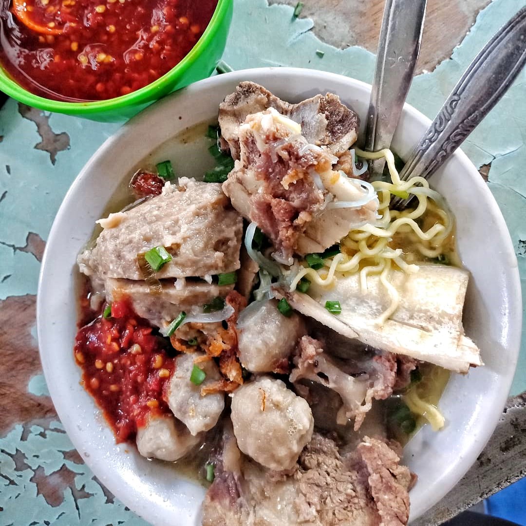 Rental Mobil Surabaya ke Bakso Urat Mas Nano Gresik