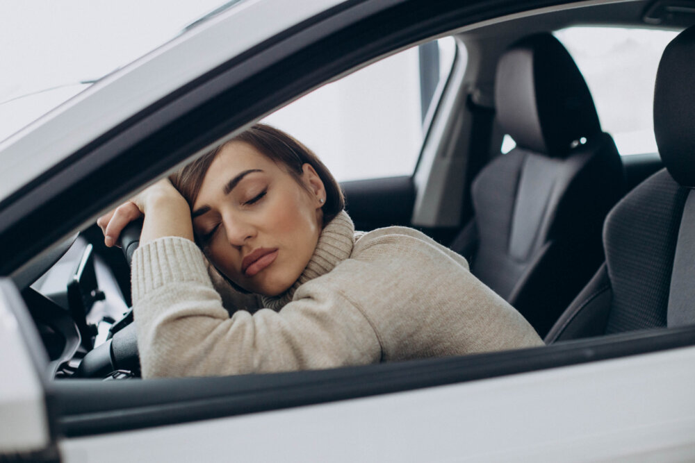 Rental Mobil Mewah Membagikan Tips Tidur Di Dalam Mobil