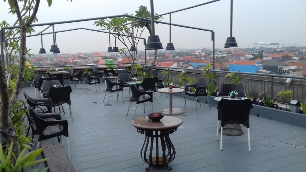 sewa innova surabaya