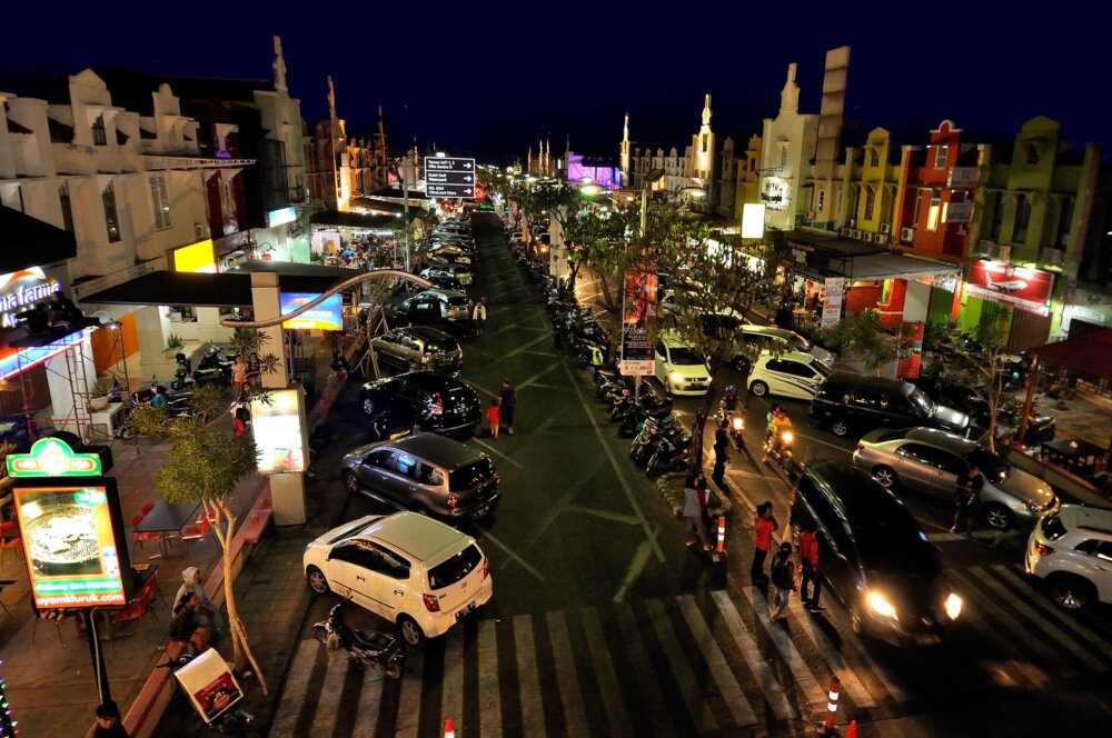 tempat jalan jalan malam di surabaya