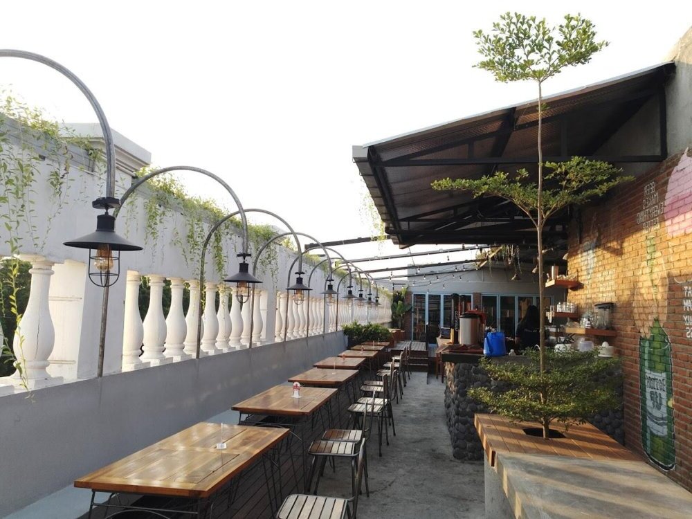 cafe rooftop di surabaya