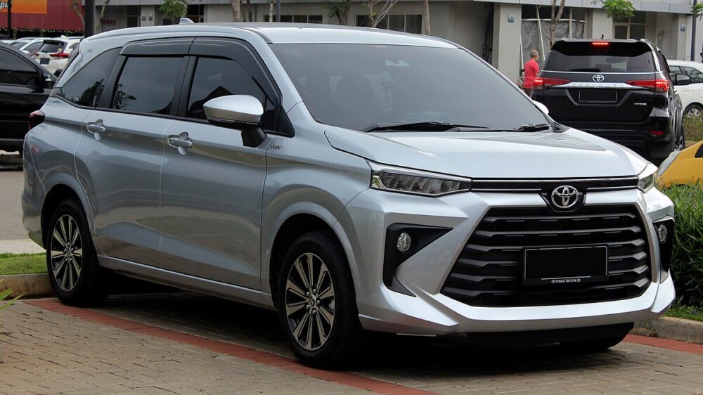 mobil toyota avanza