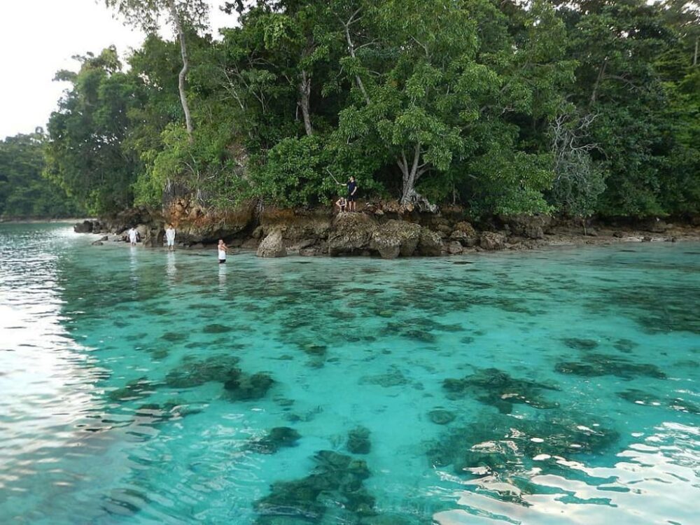 teluk biru banyuwangi