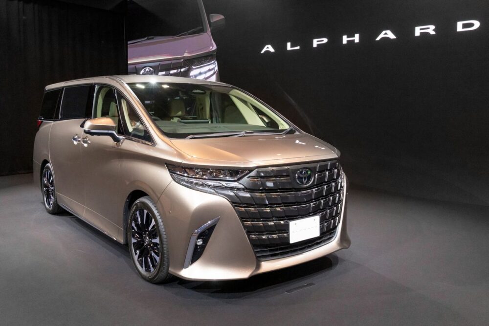 toyota alphard