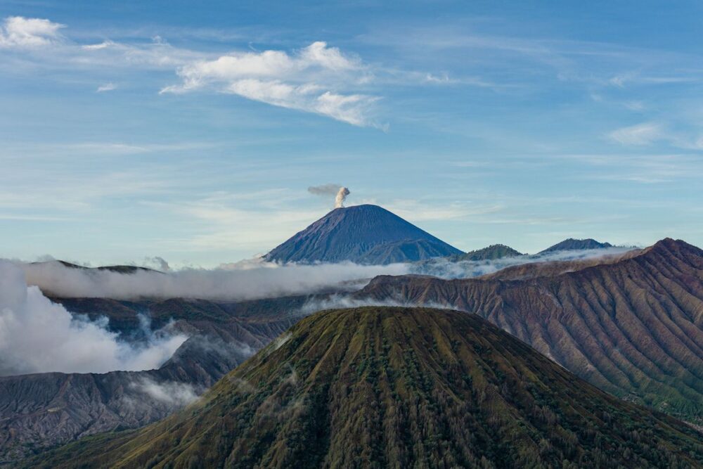 gunung di jawa timur