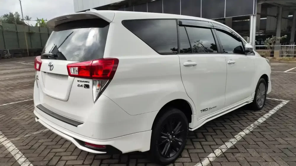 mobil innova reborn