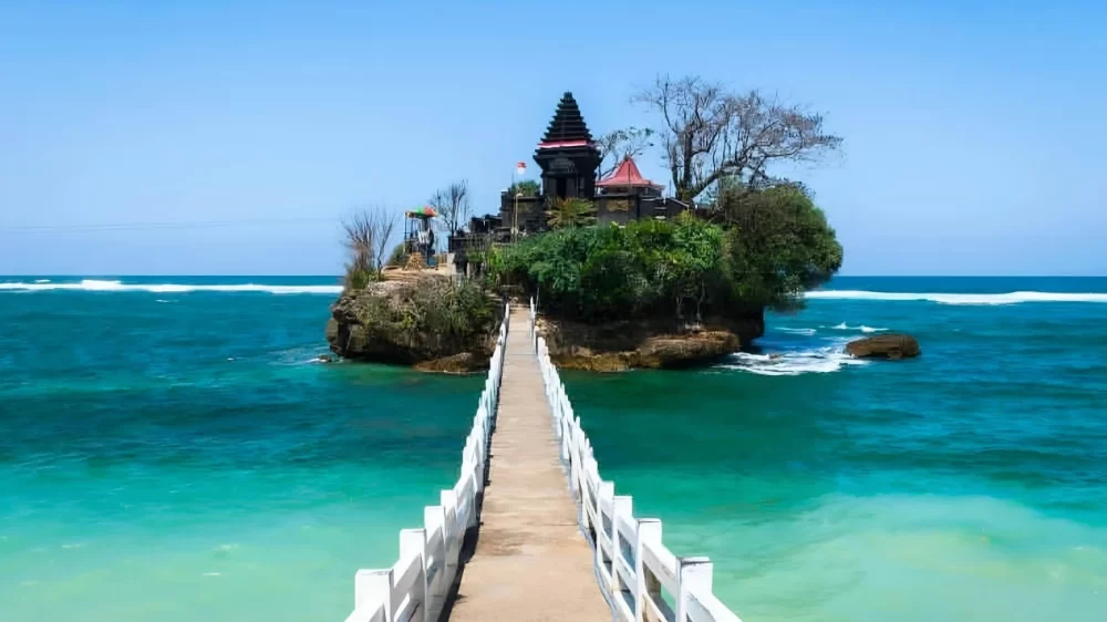 pantai di malang selatan