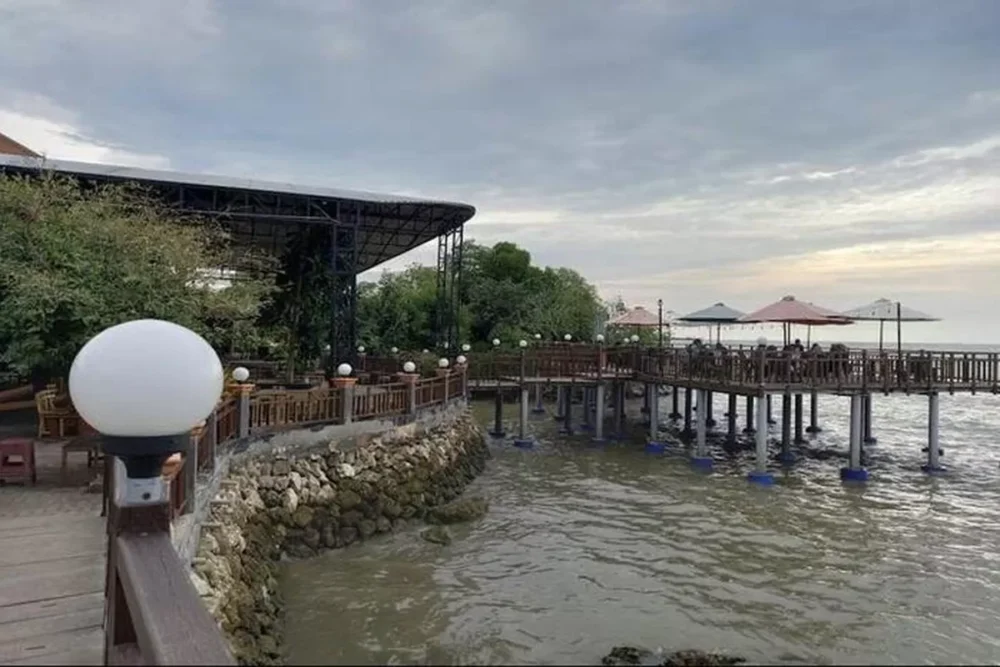 taman kuliner paciran