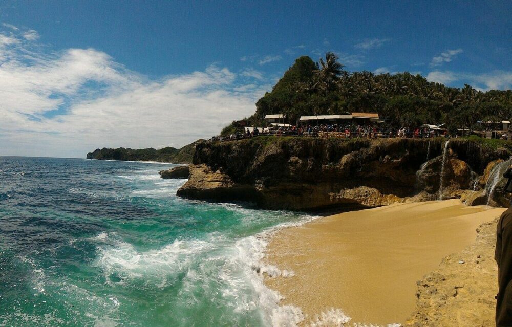 wisata pantai pacitan