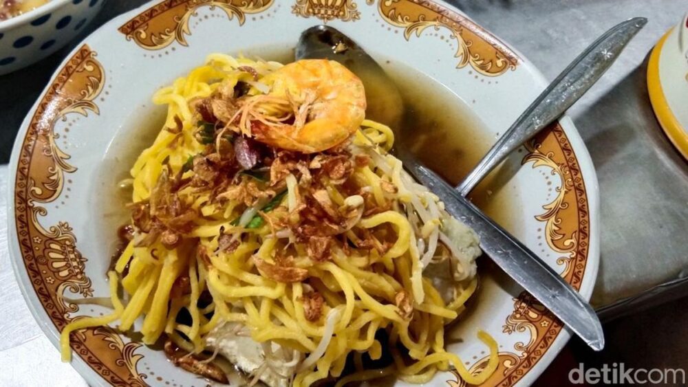 lontong mie surabaya
